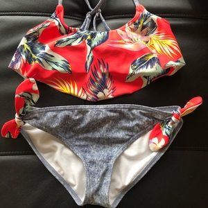 Girls BillaBong bathing suit